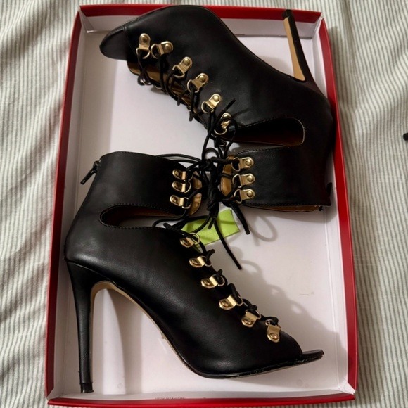 Sexy Stappy Laceup Heels - Picture 1 of 3